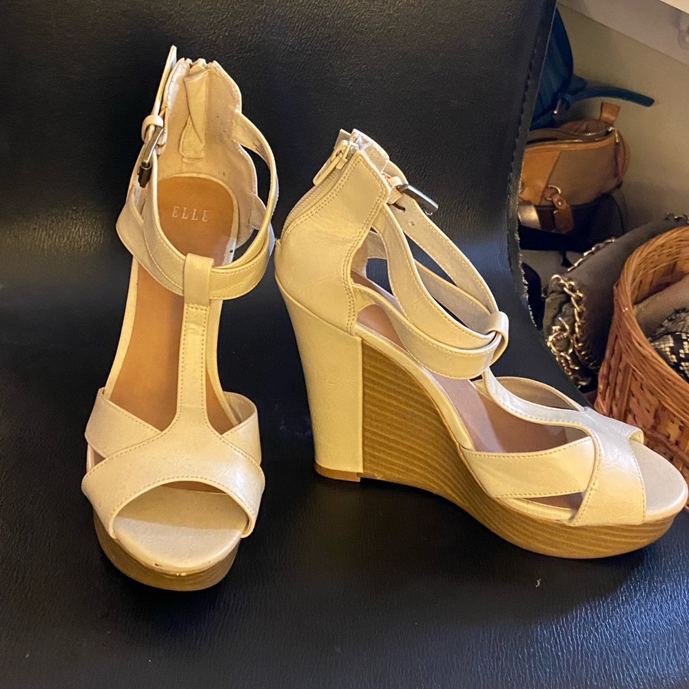 White Wedges